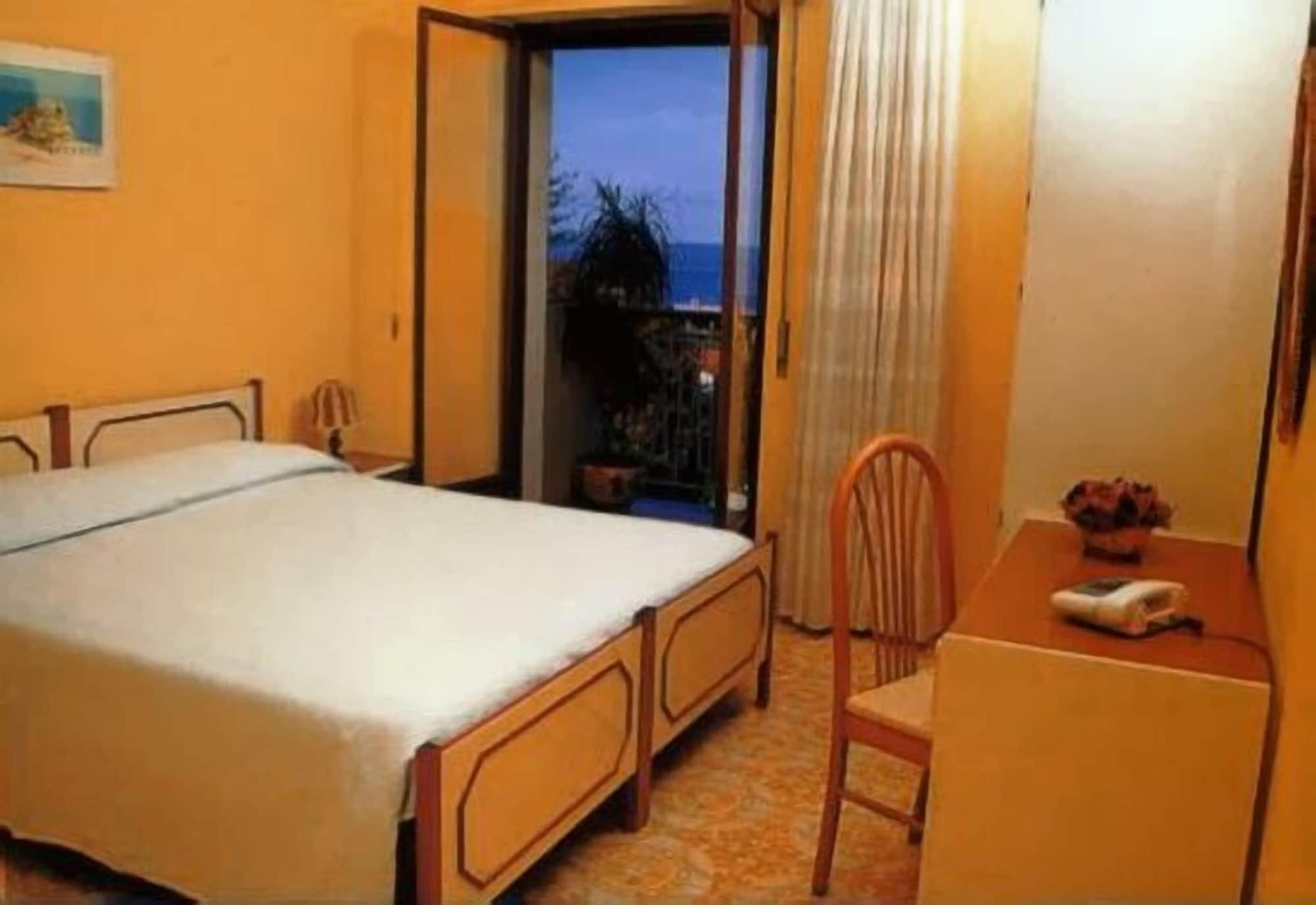 Hotel Virgilio 트로페아 레스토랑 사진